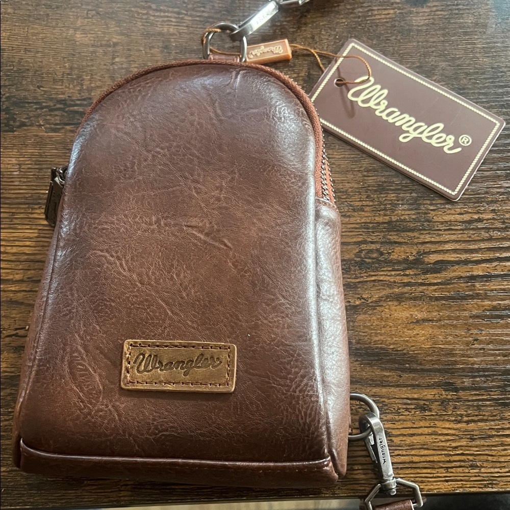 Wrangler Chestnut Leather Womens Crossbody Bag